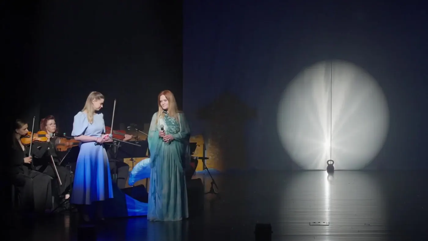 Scenos pasirodymas su violončele